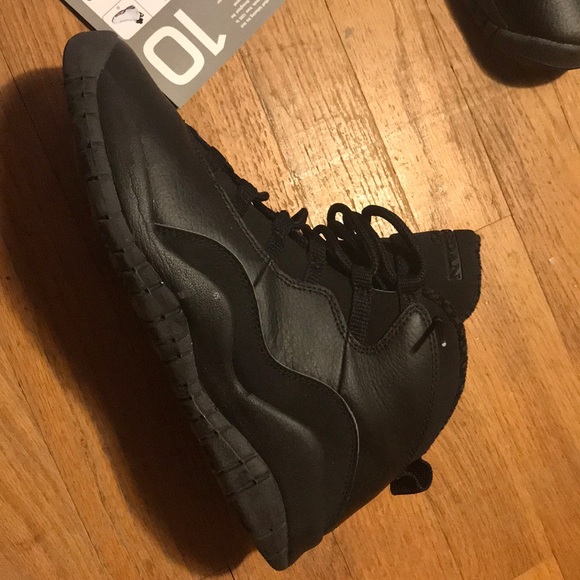Air Jordan 10s size 6 Y